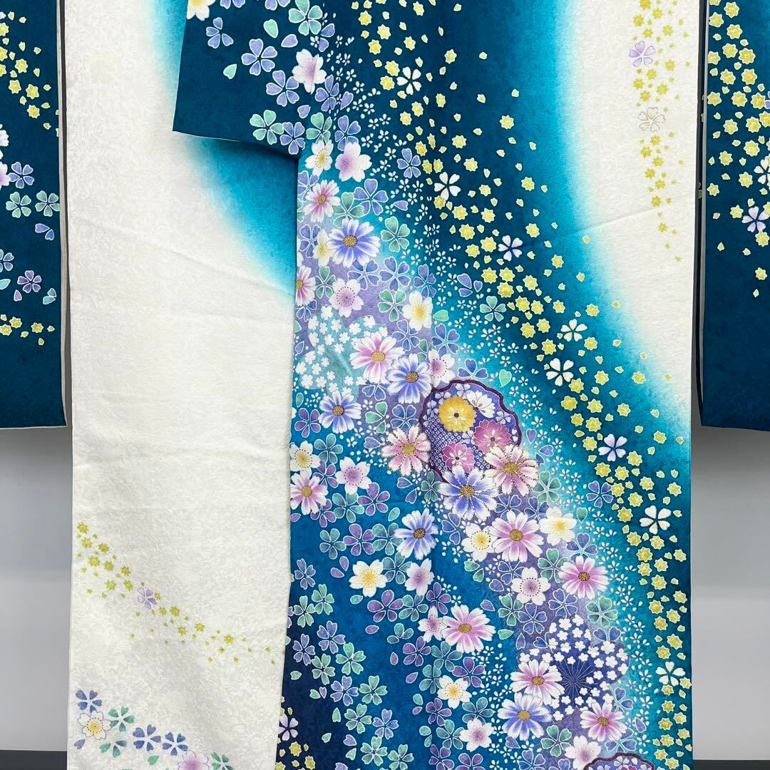 5762❫ ✿ 振袖 ✿ 緑青色 金加工（振袖 彩り美しいグラデーションに花 