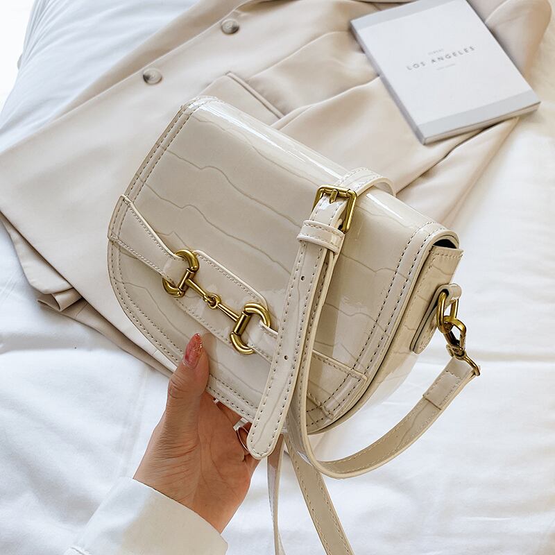 夏の小さなバッグ女性バッグ2020新しいトレンディなファッションテクスチャワイルドメッセンジャーバッグinsネット赤ショルダーサドルバッグ Tiancai_Wing_Bag8446179