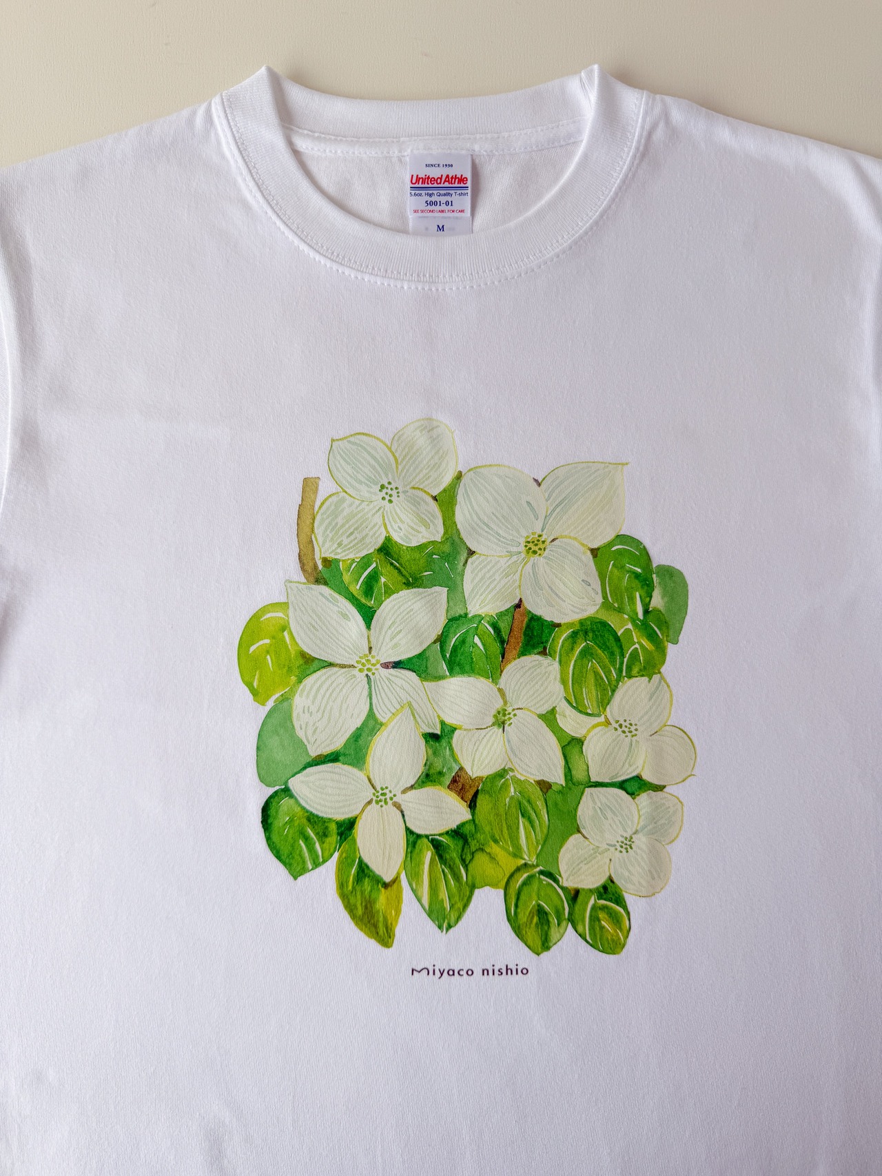 水彩画を着るTシャツ　「ヤマボウシ」