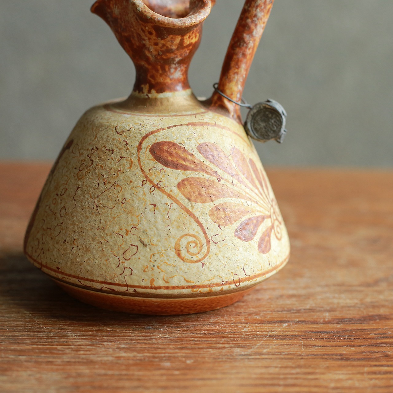 ギリシャからやってきた、個性的なフラワーベース 14