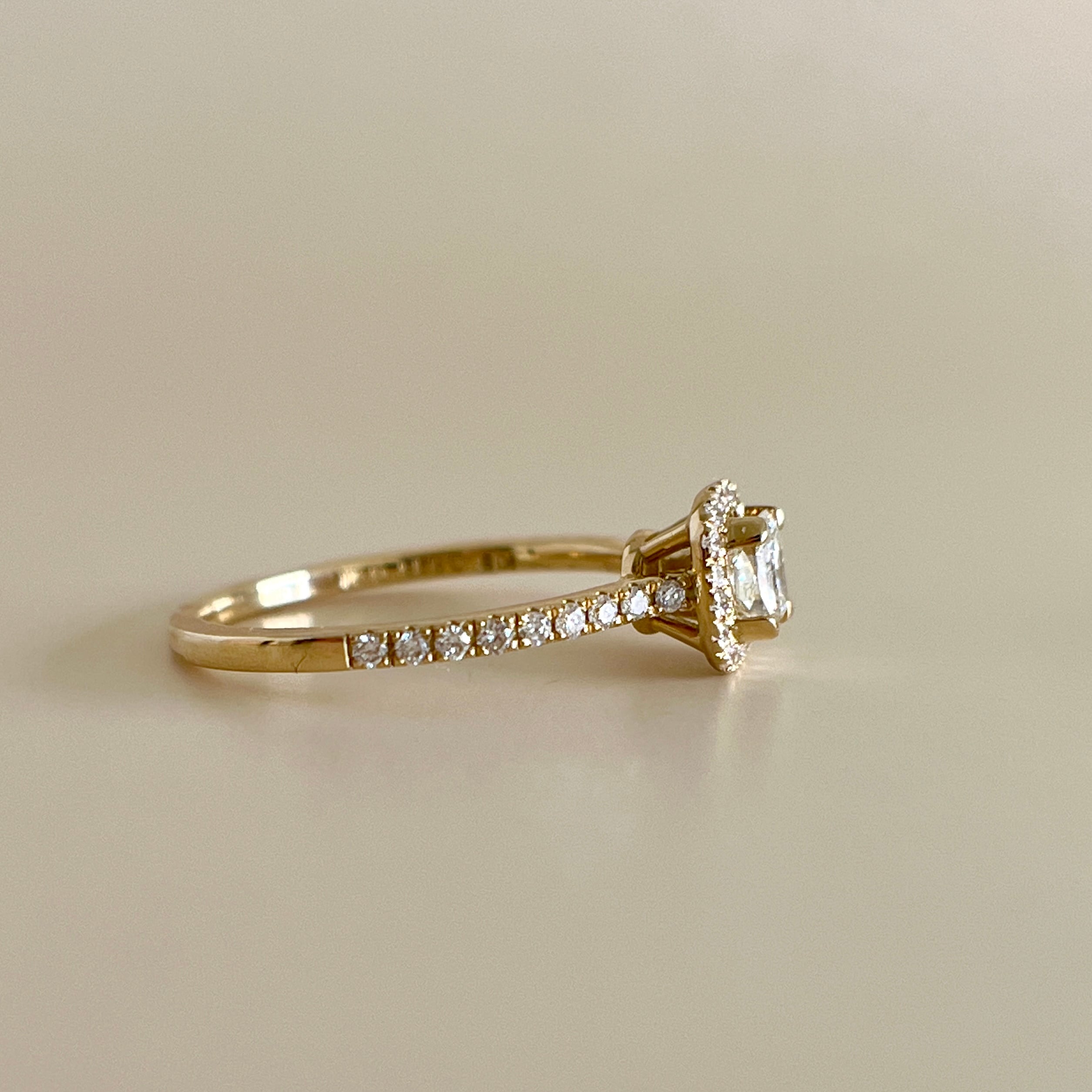 ダイヤモンド ヘイローリング 0.336 ct K18イエローゴールド チェカ