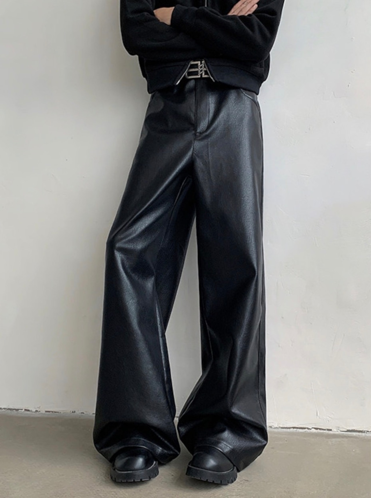 Smooth Faux Leather Wide Pants【sug44】