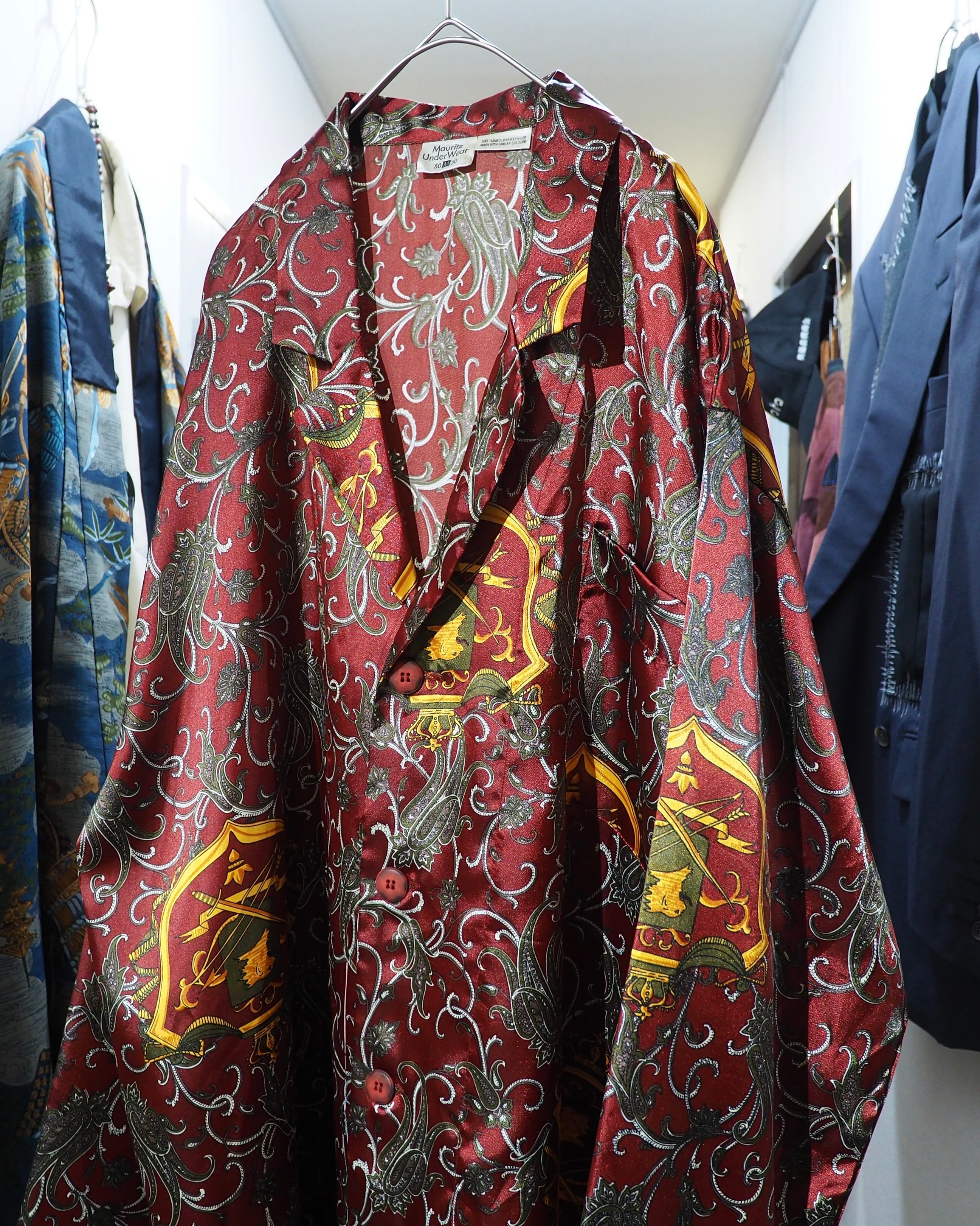 Beautiful Luxury Arabesque pattern vintage Drape loose Open collar Shirt
