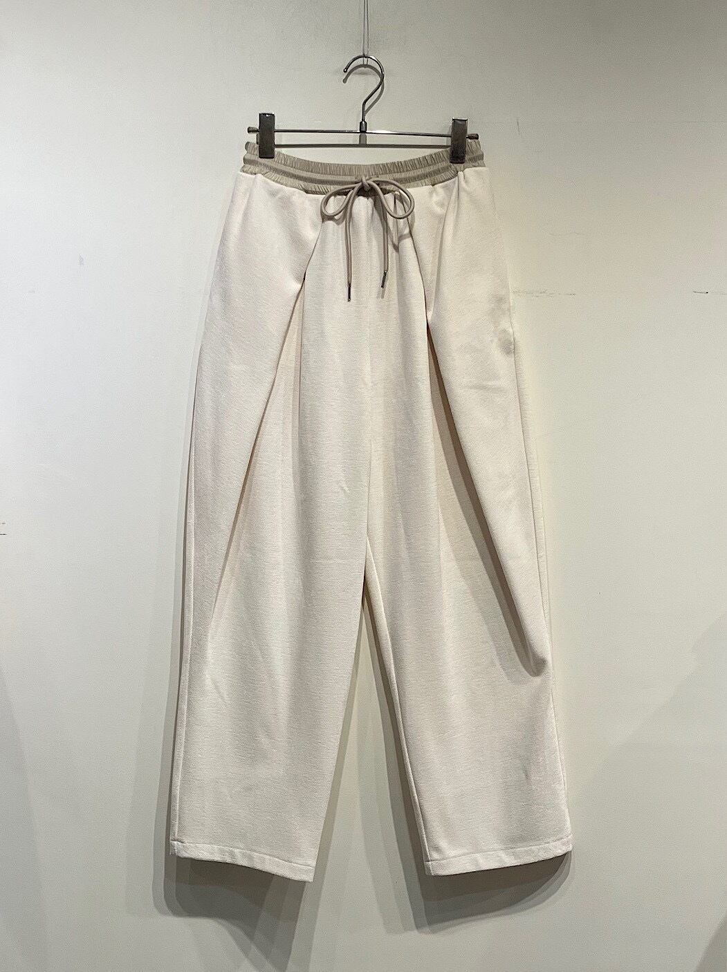 CYAN TOKYO ベロアオーバータックテーパードパンツ