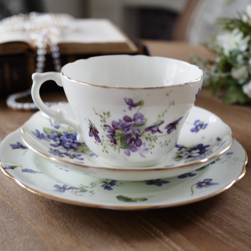 英国ハマースレイ ヴィクトリアンバイオレット トリオ カップ