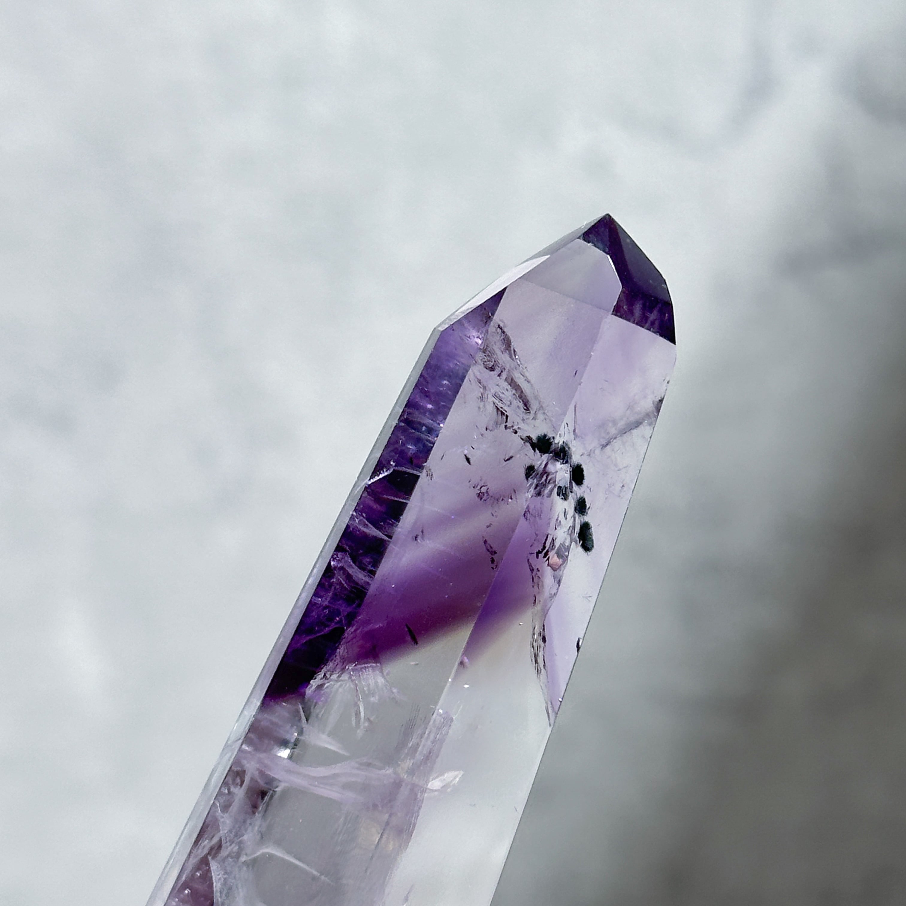 一層ごとが美しい　透明感抜群　上品なファントムアメジスト　パウエライト 一層ごとが美しい 透明感抜群 上品なファントムアメジスト