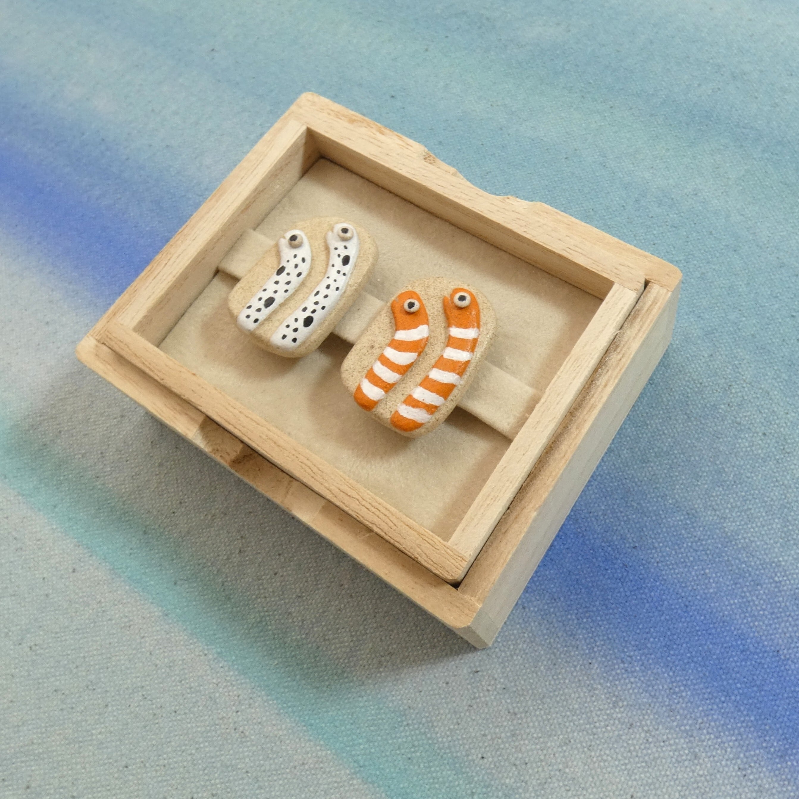 チンアナゴ　木彫ブローチ等 チンアナゴ 木彫ブローチ等 ee6320707d754c7bf8c2e5b54dc560