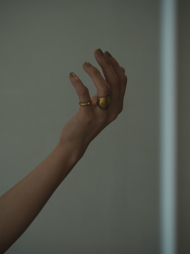 STONE PINKY RING