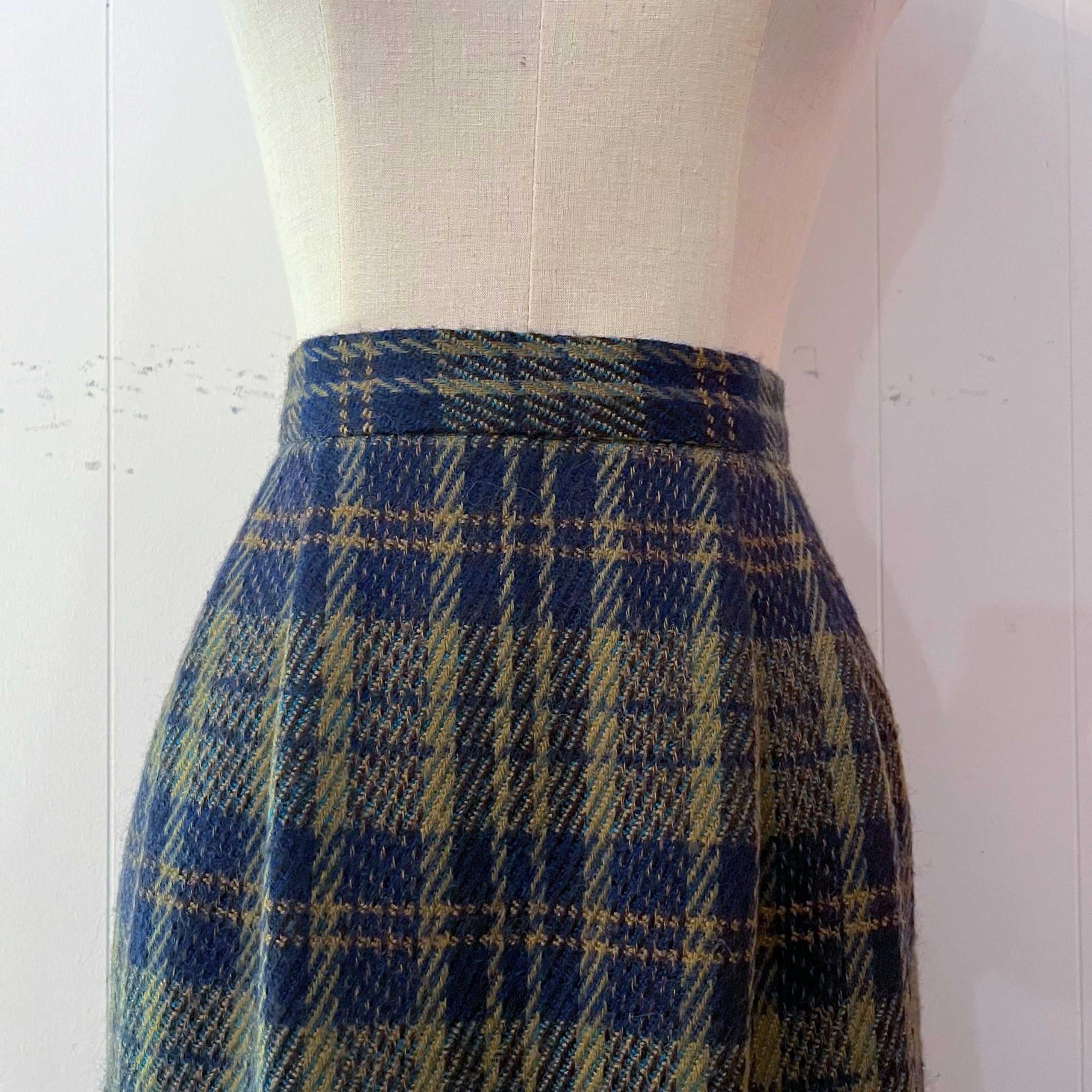 green check semi tight skirt
