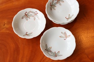 豆皿 色絵 花文