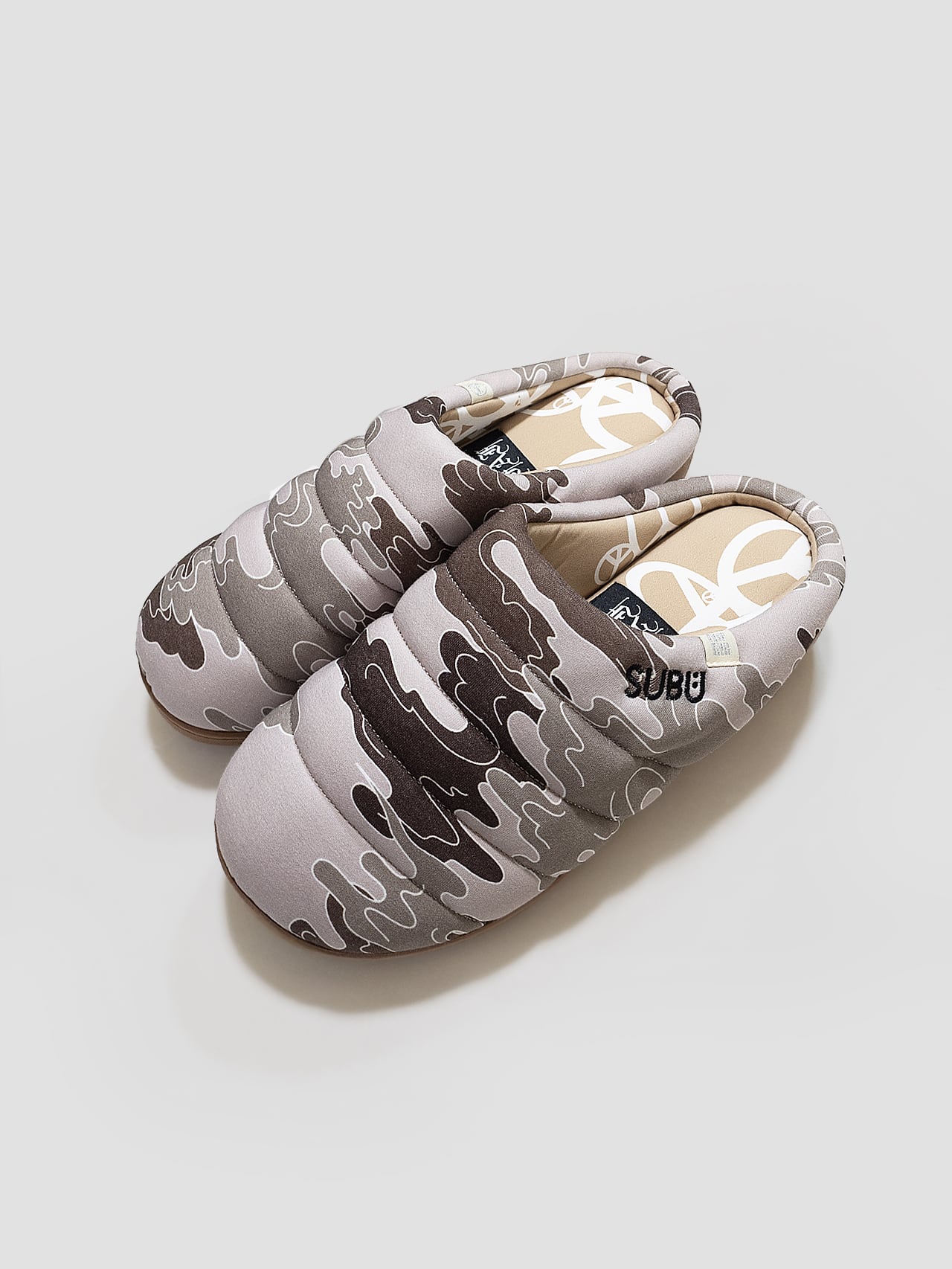 UNEEK BASEMNT - Discover independent style.