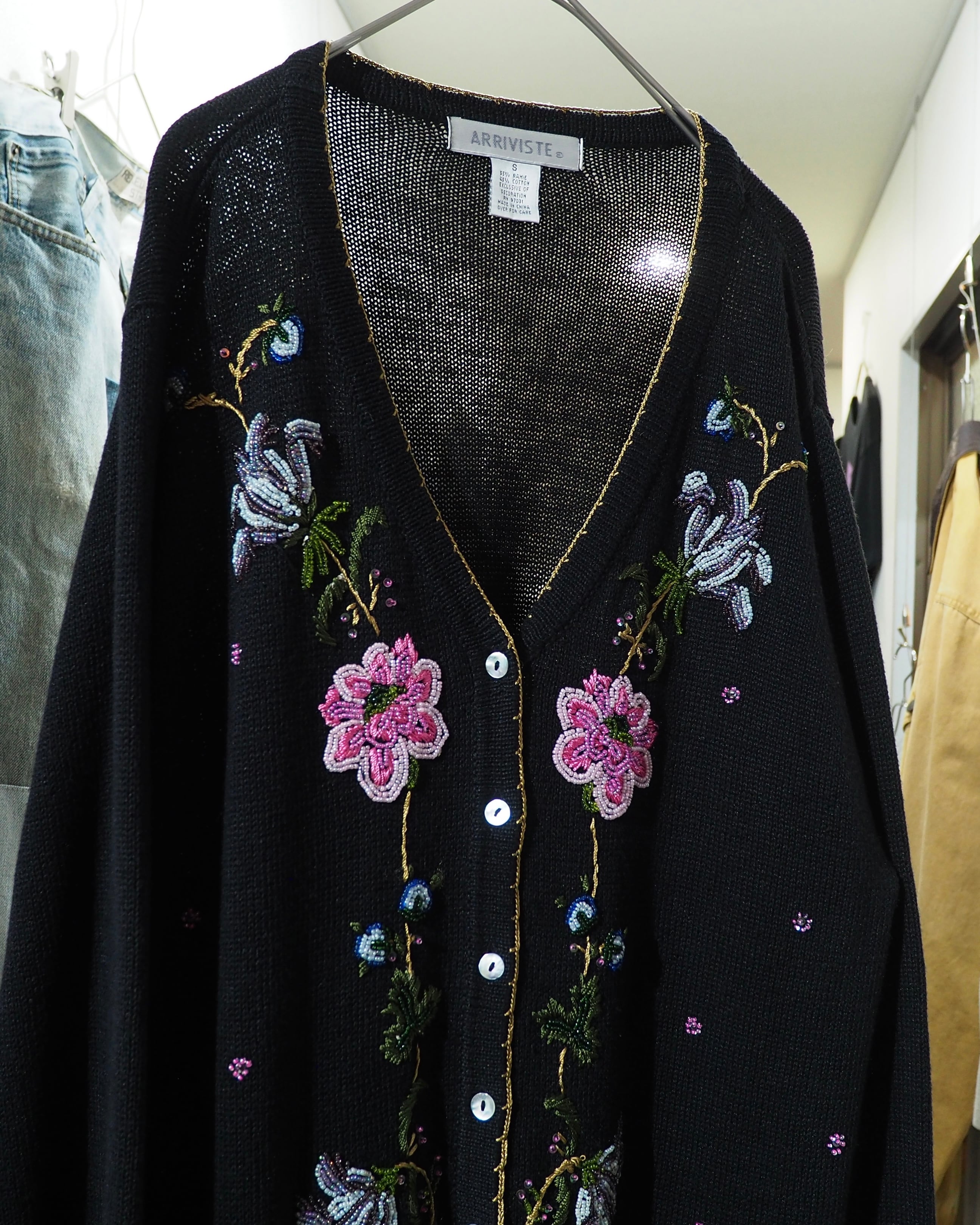 1990s Beautiful Flower Bijou Decoration Vintage Knit Cardigan