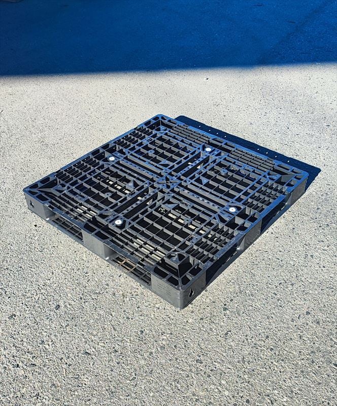 残り50枚【中古品】プラスチックパレット 1100×1100×120 片面使用 ※10