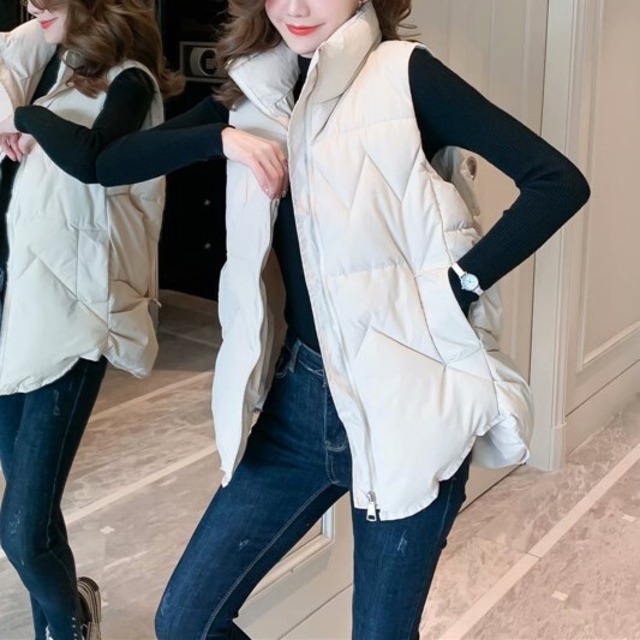 アウター レディース ベスト 中綿ベスト ジレ ノースリーブ スタンドカラー ストレート ファスナー ポケット ポリエステル ダウン かわいい 大人可愛い きれいめ シンプル カジュアル 上品 おしゃれ おとな ナチュラル こなれ感 無地 通勤 学生 通学 デート お出かけ 女子会 アウトドア BBQ キャンプ 旅行 散歩 カフェ巡り 街歩き M L XL ホワイト ブラック ネイビー 秋 冬 10代 20代 30代 40代 ママ 韓国系 着回し 体型カバー ファッション コーデ モテ トレンド 送料無料