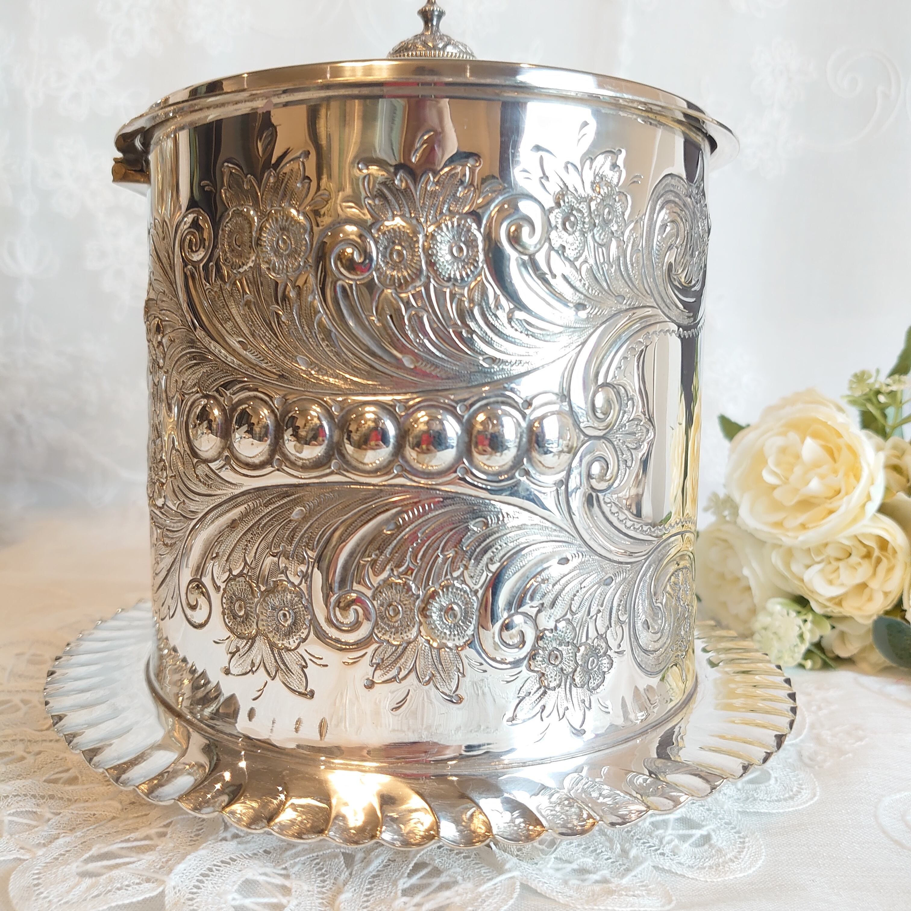 シルバービスケットボックス | アンティークショップ リベルテ