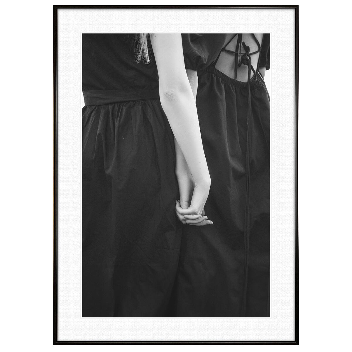 人物写真 手をつなぐドレスの女性 インテリアアート モノクロポスター額装 AS3169