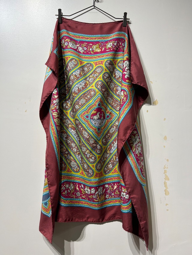 （AC1110）90's-00's HERMES “QALAMDAN” silk scarf made in France