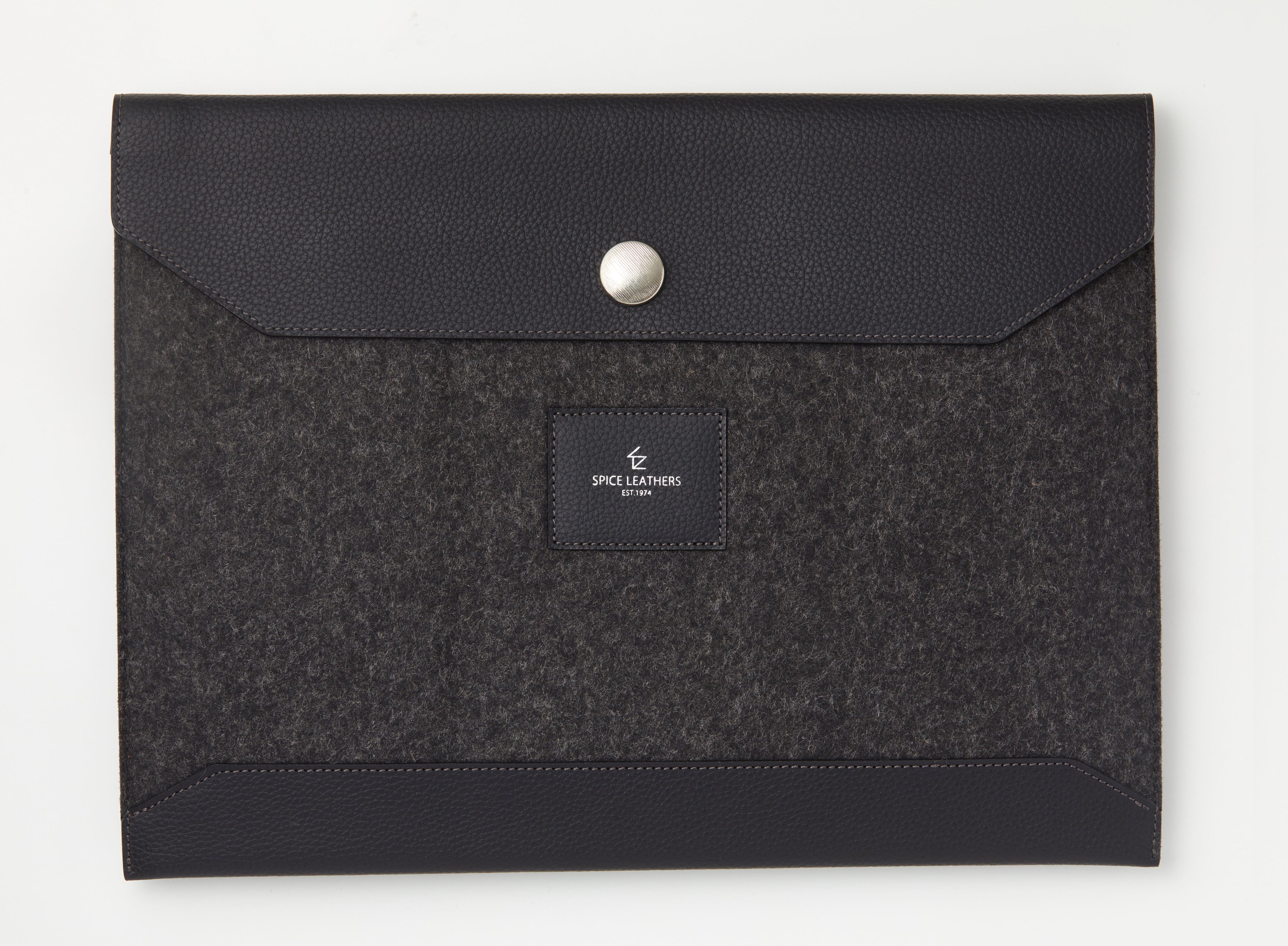 NOMAD モバイルPCケース 13インチ ブラック | 【SPICE LEATHERS