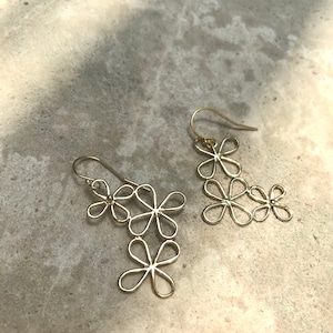 small flower earrings (K18 gp)