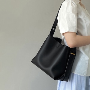 ショルダー トート バッグ PUレザー レディース 韓国 通勤 通学 小さめ きれいめ 大人 カジュアル おしゃれ シンプル クラシック 上品 ブラック 黒 ショルダーバッグ 大人可愛い 大人女子