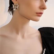 Crystal Pearl  Stud Pierce F0275