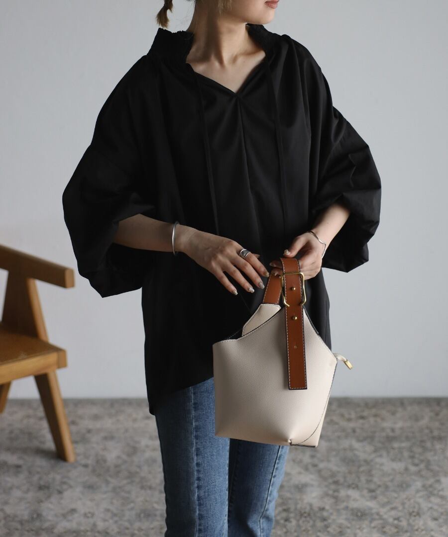 バルーンスリーブシャーリングブラウス