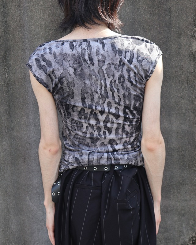 leopard side gather no-sleeve top
