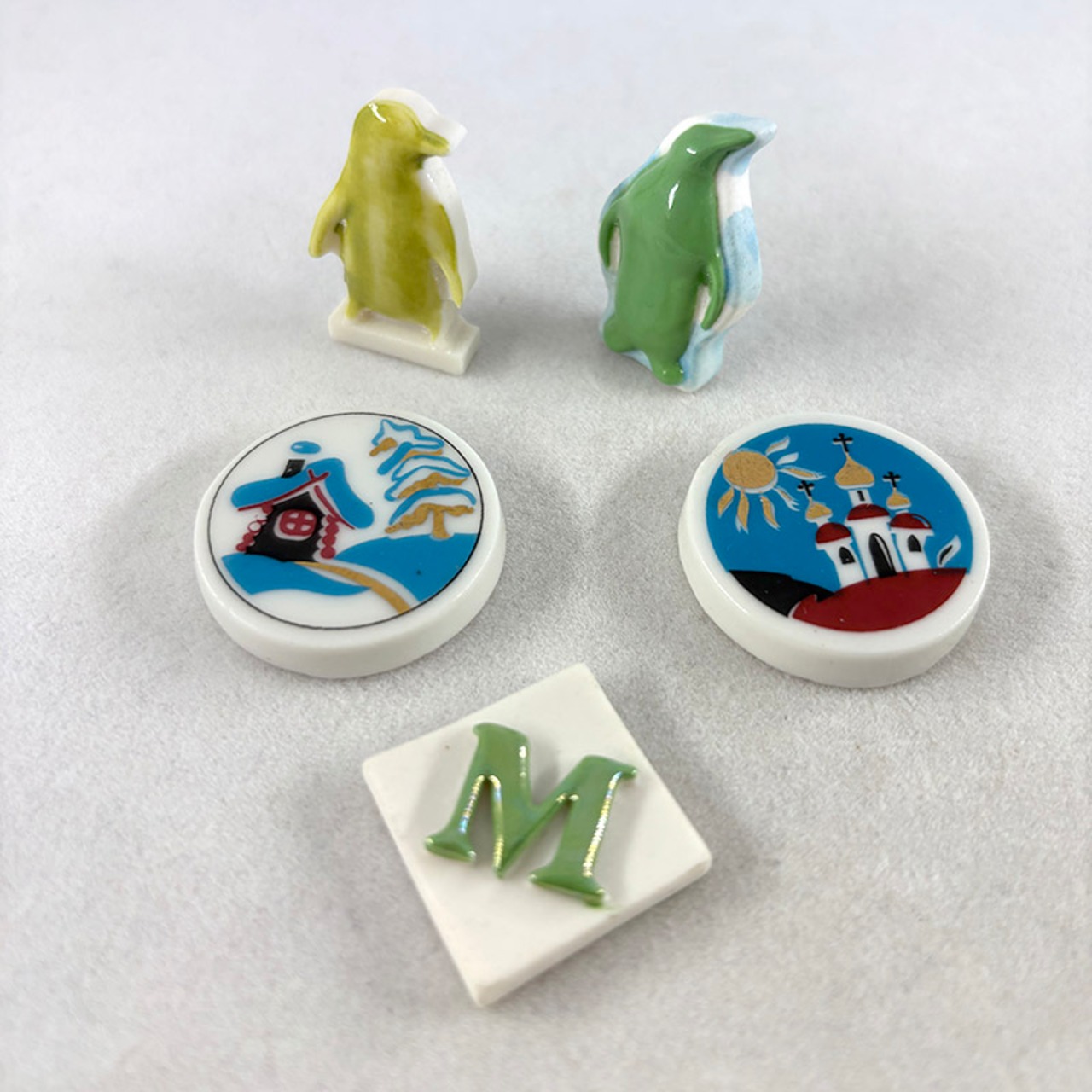 フェーブ　陶器ミニチュア　 5個セット ペンギン　イニシャルなど　19otd89-4