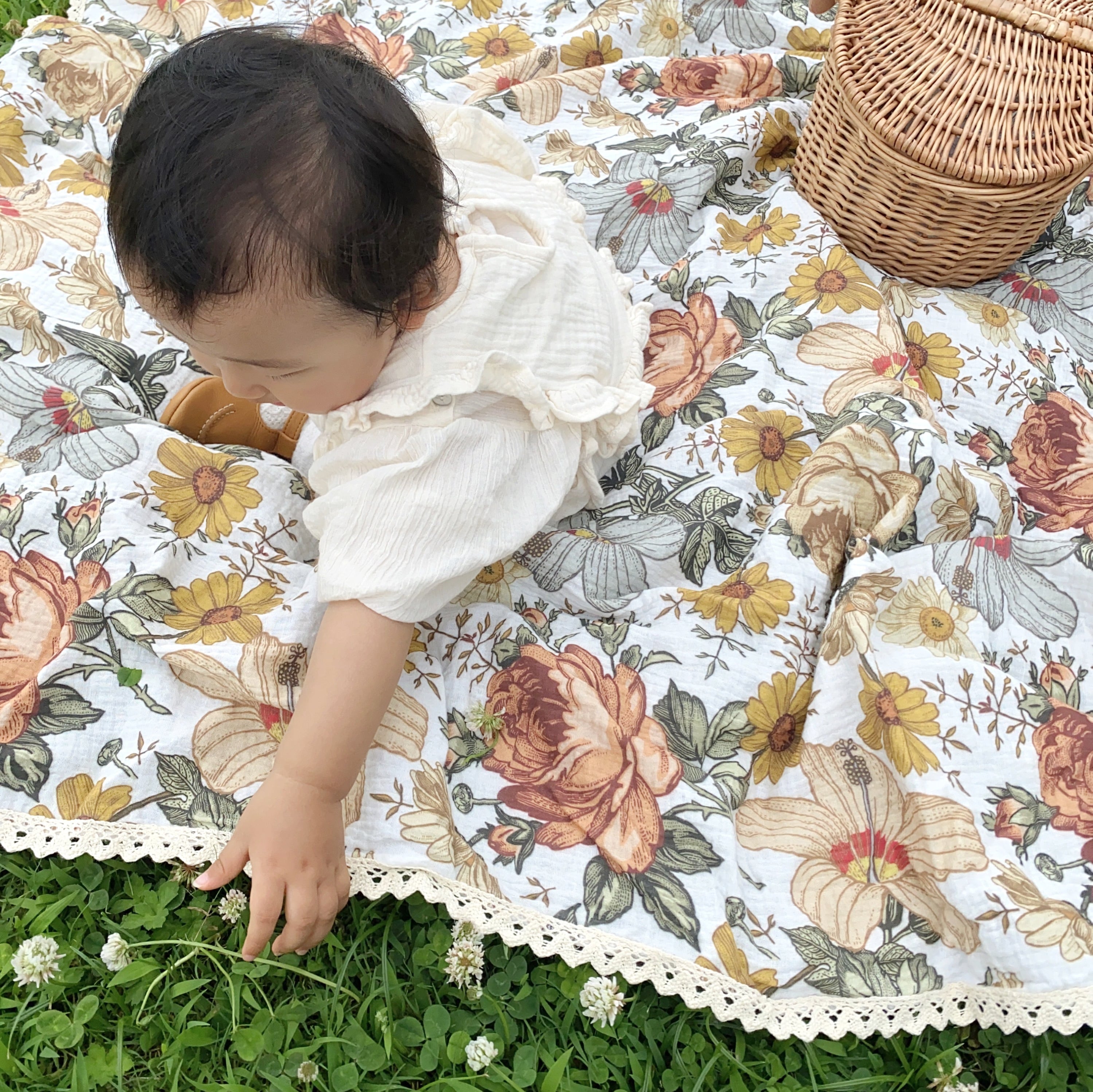 レトロポップな花柄ブランケット☆ベビーのおくるみ(ガーゼ裏地付き)