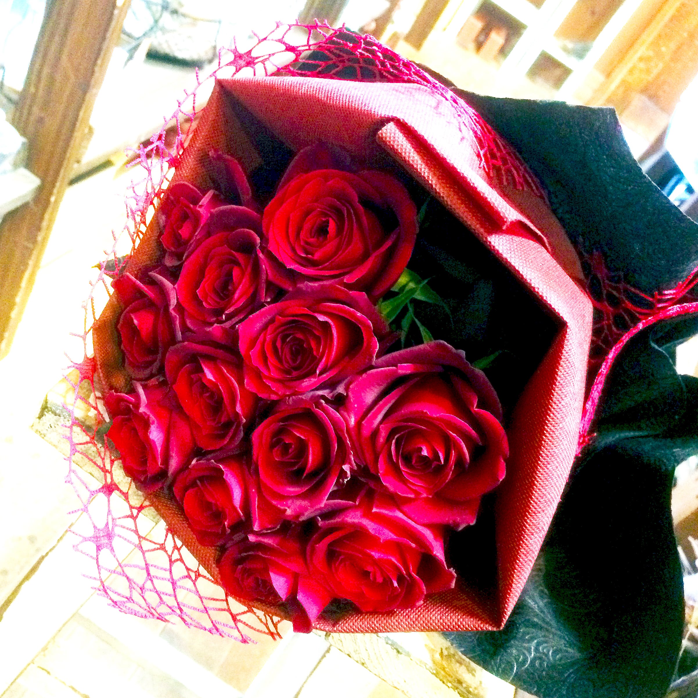 DOZEN ROSES | Strawberry Fields