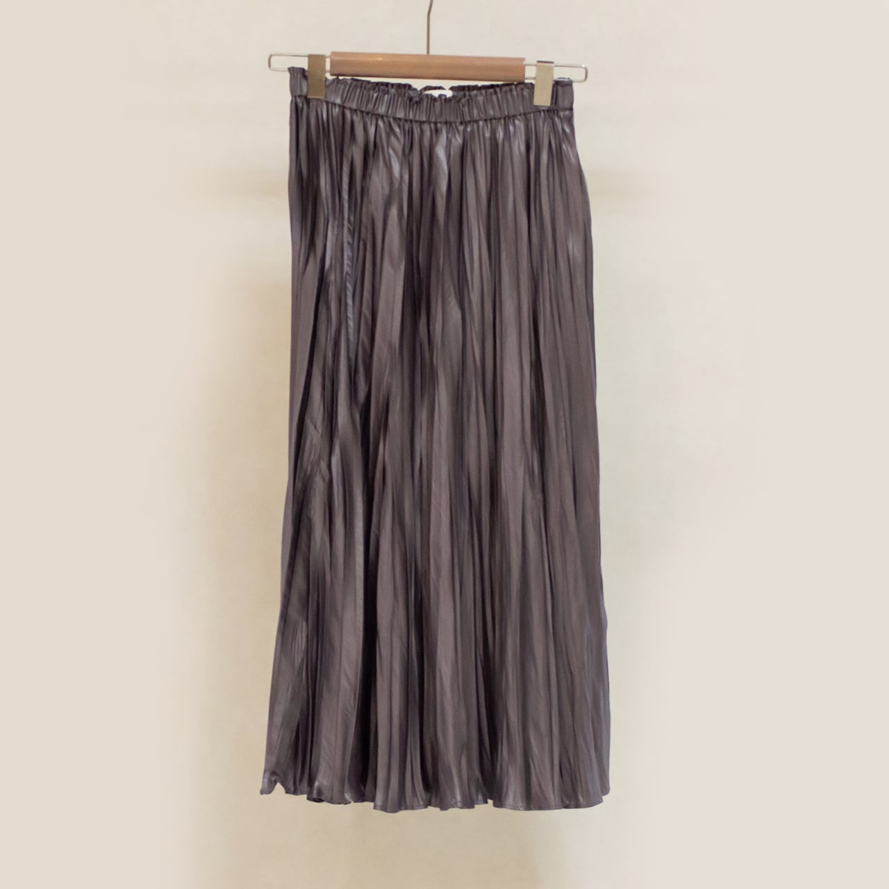 トゥモローランド　ボールジー　グロッシーサテンプリーツスカート トゥモローランド ボールジー グロッシーサテンプリーツスカート