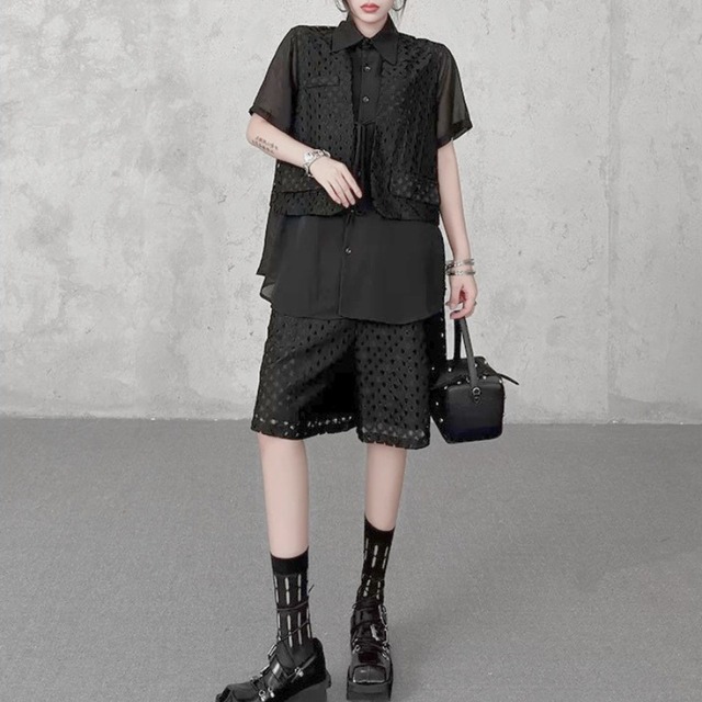 Perforated layered vest set-up C1555