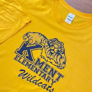 【GILDAN】小学校 Kment Elementary School WILDCATS スポーツチーム Tシャツ2XL オーバーサイズ US古着