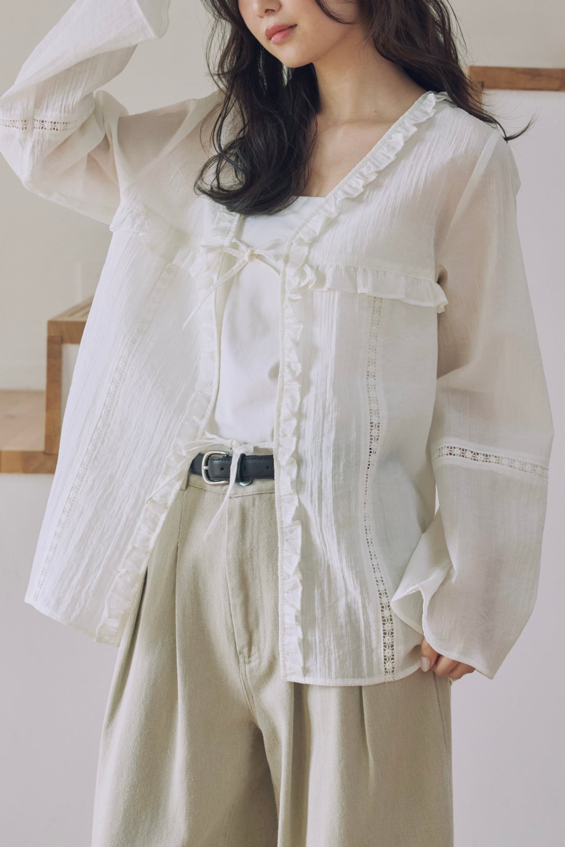 AM650301 frill v neck sheer blouse