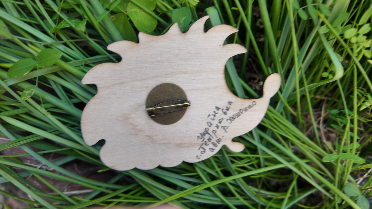 ウクライナ伝統絵画 ペトリキウカ塗り 木製ブローチ（ホメンコ作） - 3