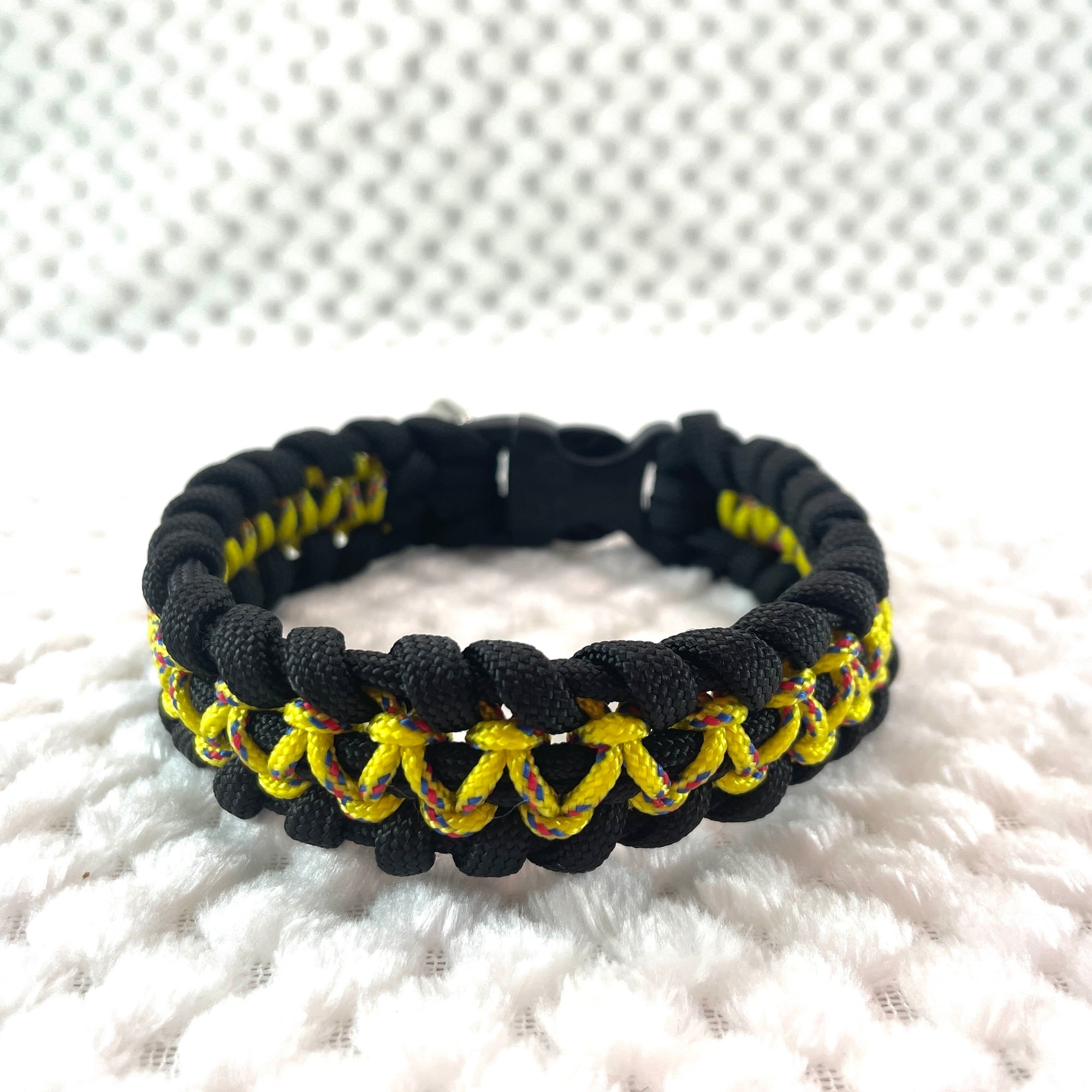 公式]パラコード犬首輪＃270 平結びのアレンジ首輪 | 犬猫の皮膚に