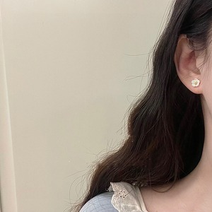 Meet againシェル花芯ヤリング