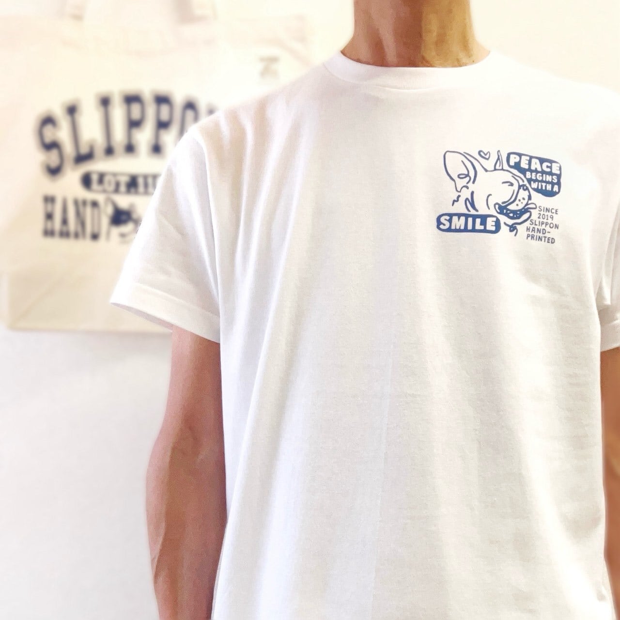 平和は笑顔からTシャツ バックプリント ホワイト フレンチブルドッグ