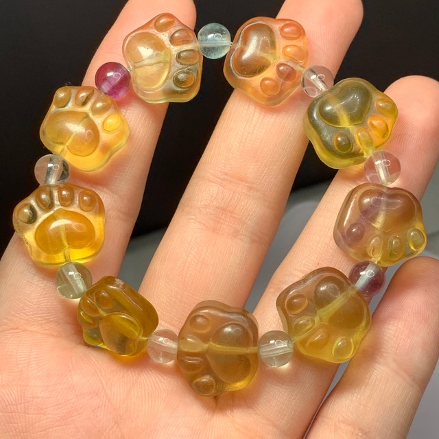 可愛いイエローフローライト・肉球ブレスレット