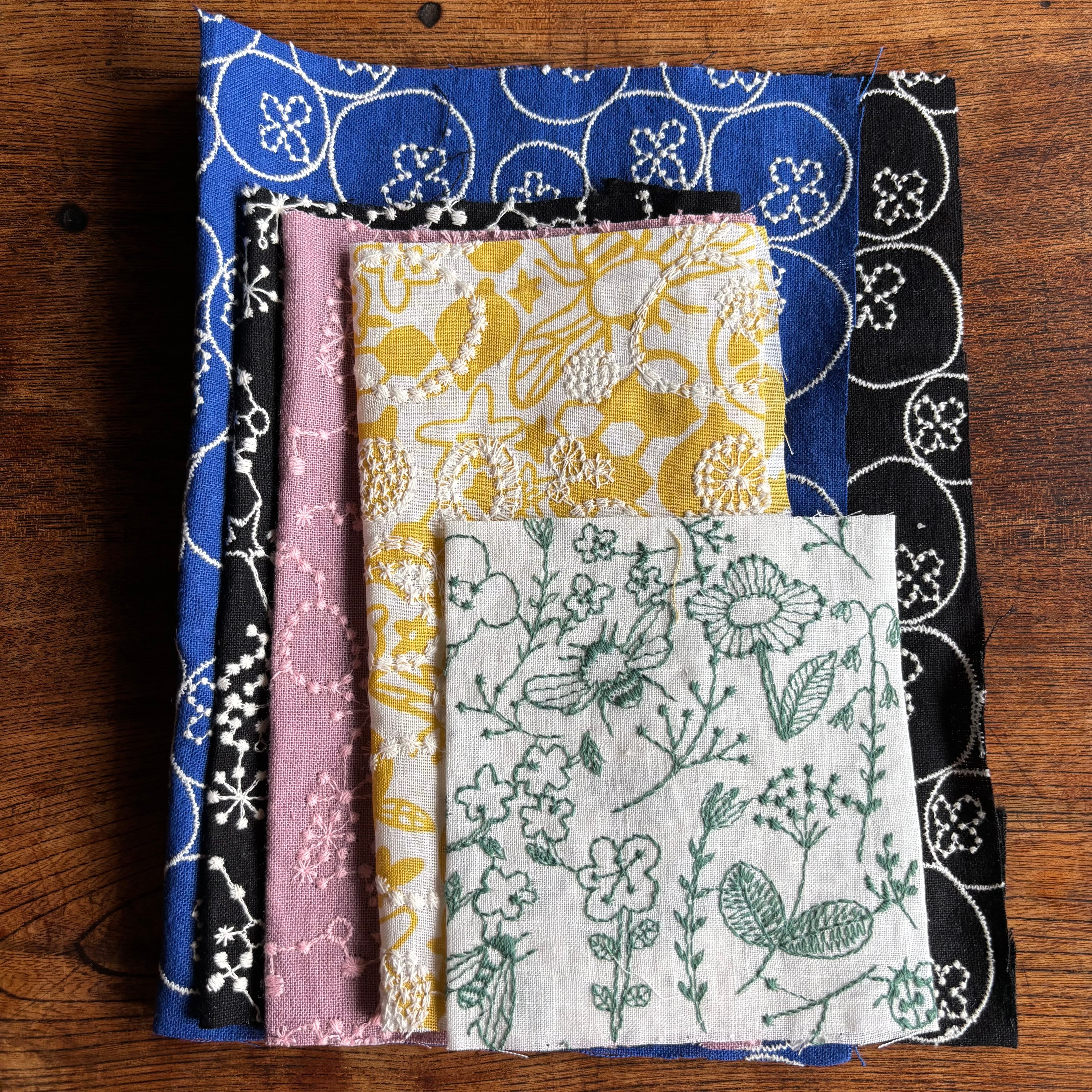 スピカ模様店/刺繍生地のはぎれちょっとずつセット | Spicaの庭