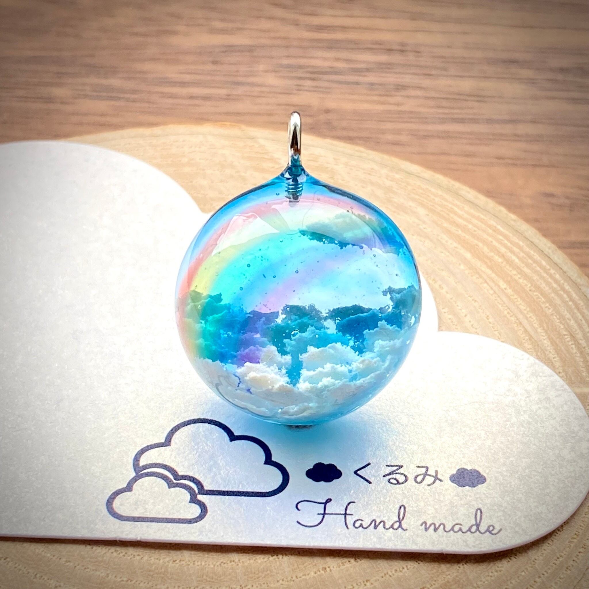 半球の雲レジン 青空にかかる虹 B