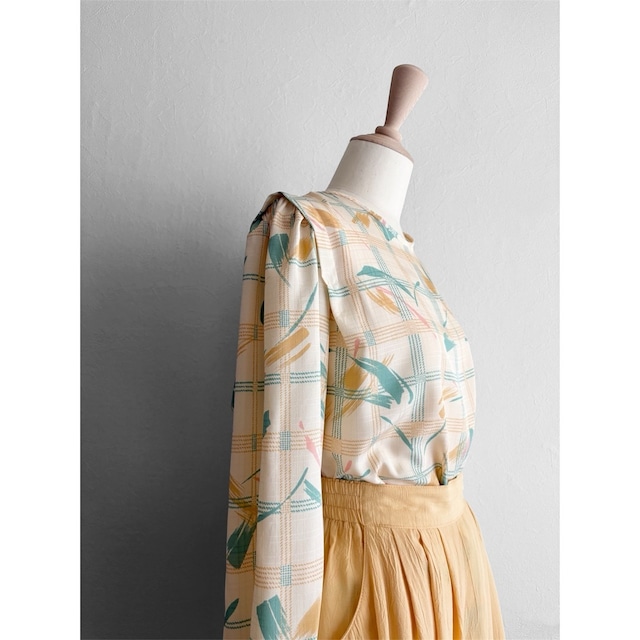 1980s Cream Ivory Shoulder Gather Blouse