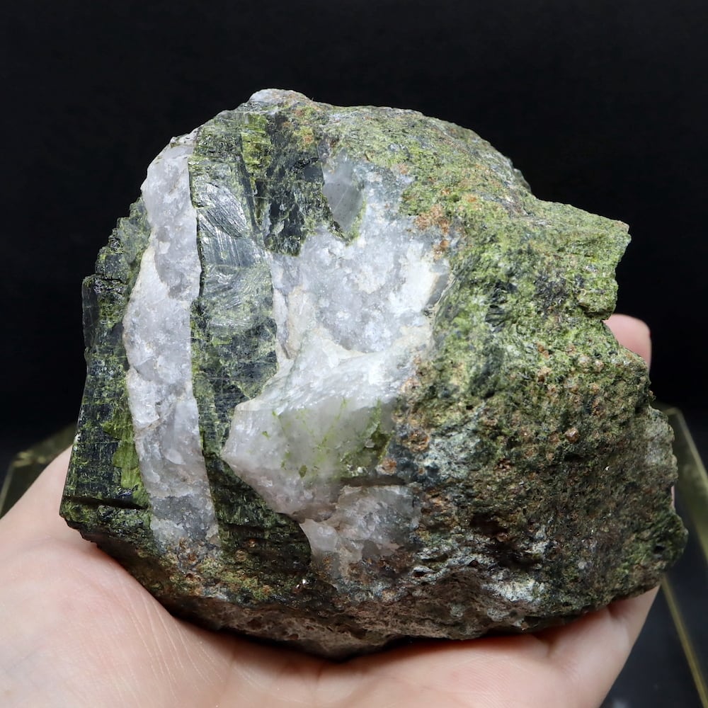 自主採掘! エピドート 緑簾石 666,5g EPD020 原石 鉱物 天然石 パワーストーン | 鉱物 天然石 American Minerals  + Gemmy You powered by BASE
