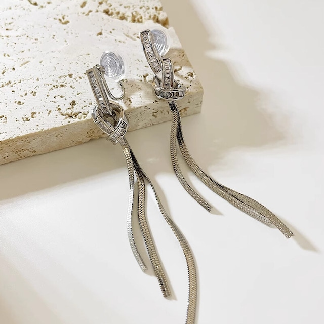 Silver tassel earrings　B296