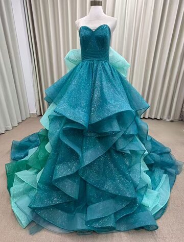 豪華 刺繍プリンセスライン ウェディングドレス ロングトレーン ベール 