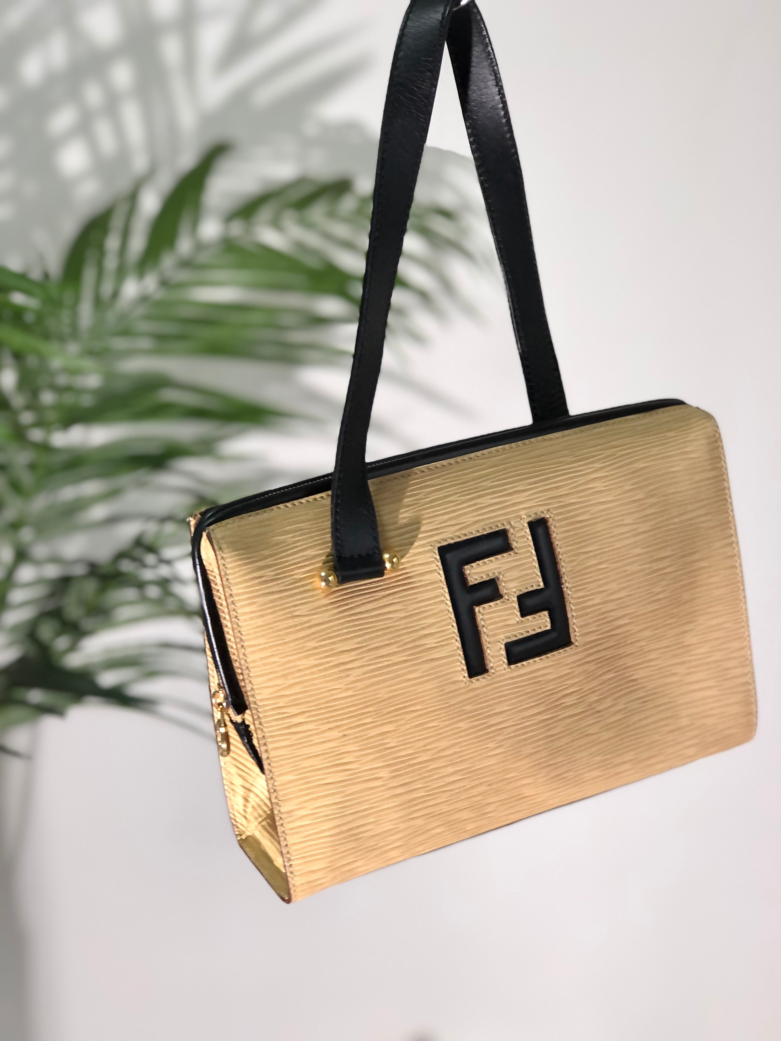 レア　FENDI ショルダーバッグ　FFロゴ　ヴィンテージ　ビンテージ　オールド