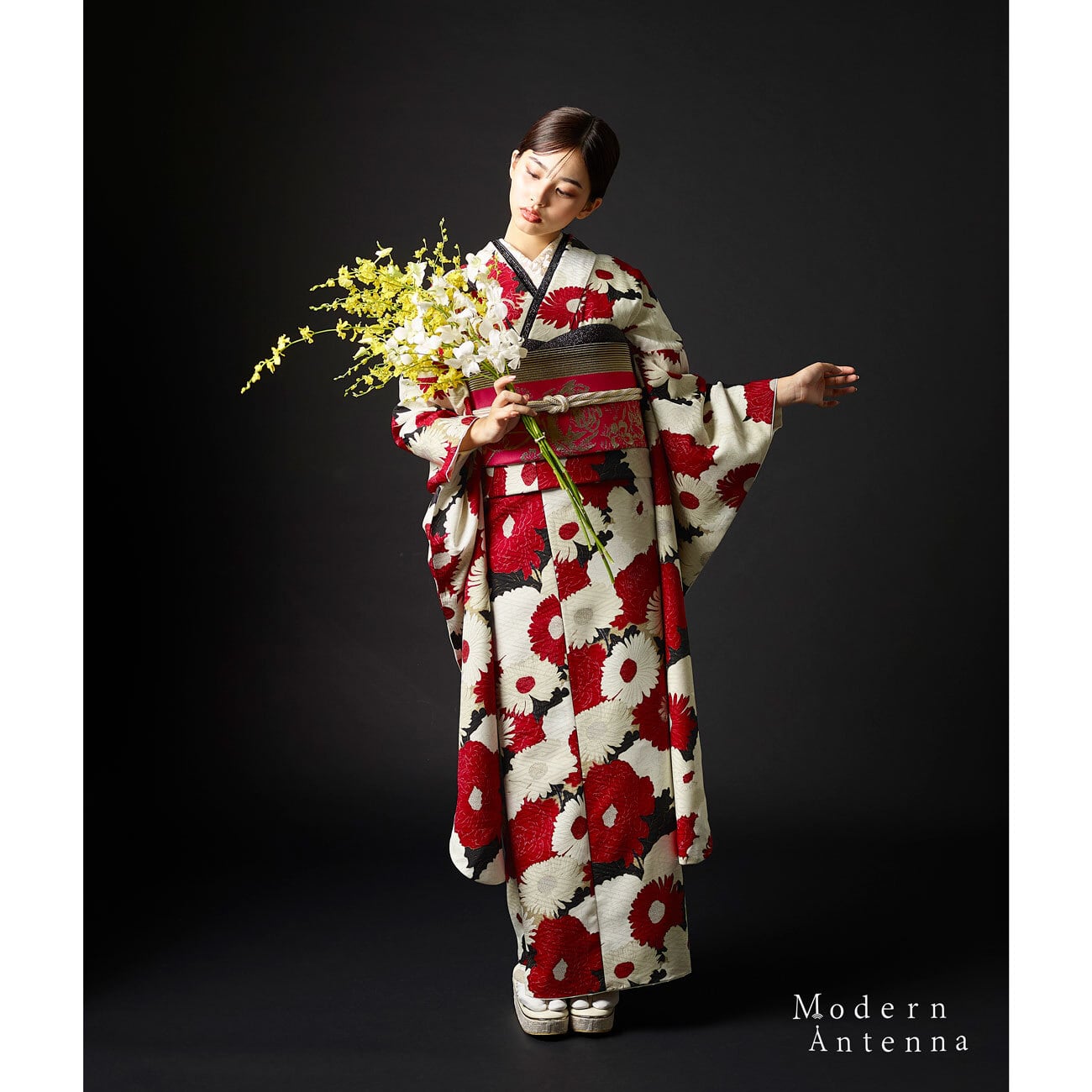 正絹 振袖 単品　菊 花文様 紋意匠 成人式 前撮り 3色》菊づくし【振袖】（受注商品） | 【公式】モダンアンテナ