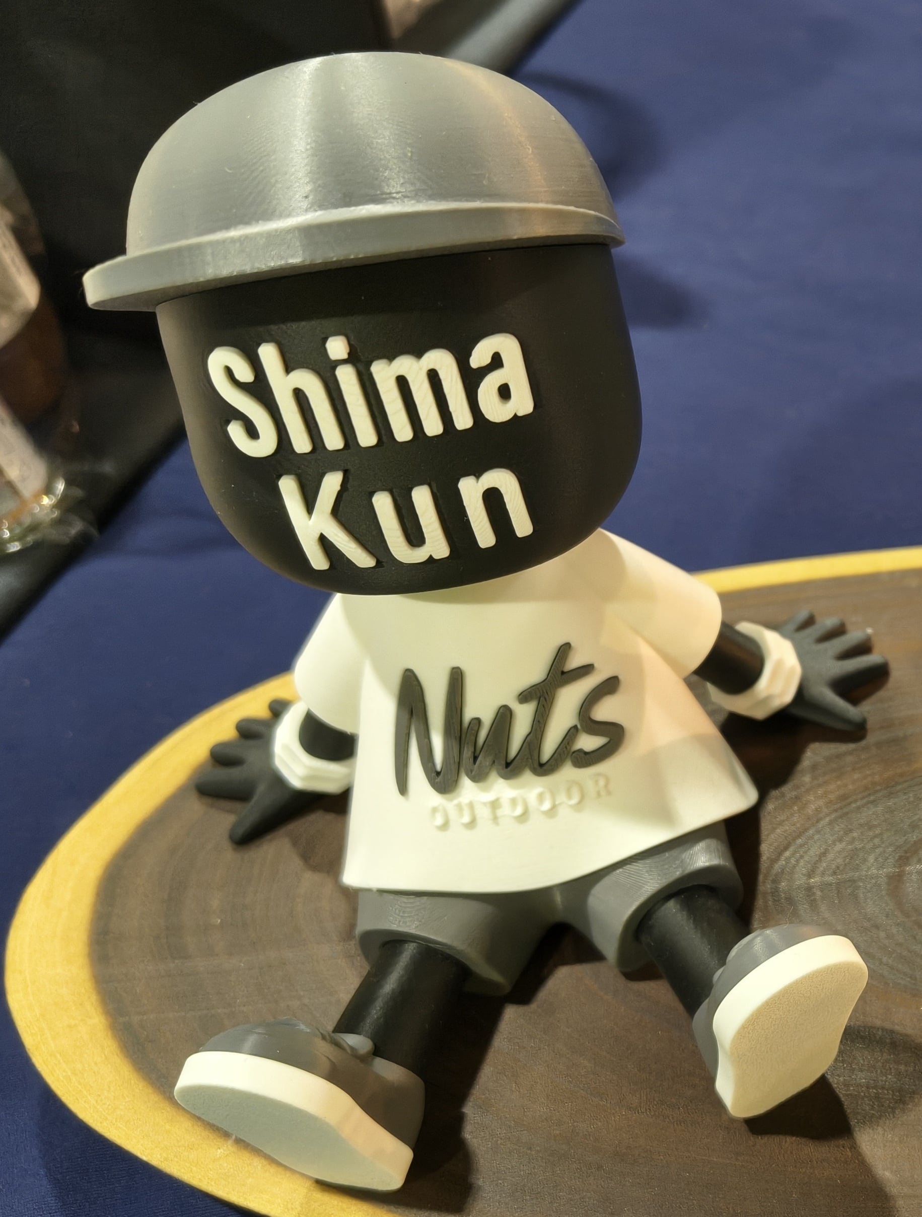 BRIESTA red | NUTS OUTDOOR