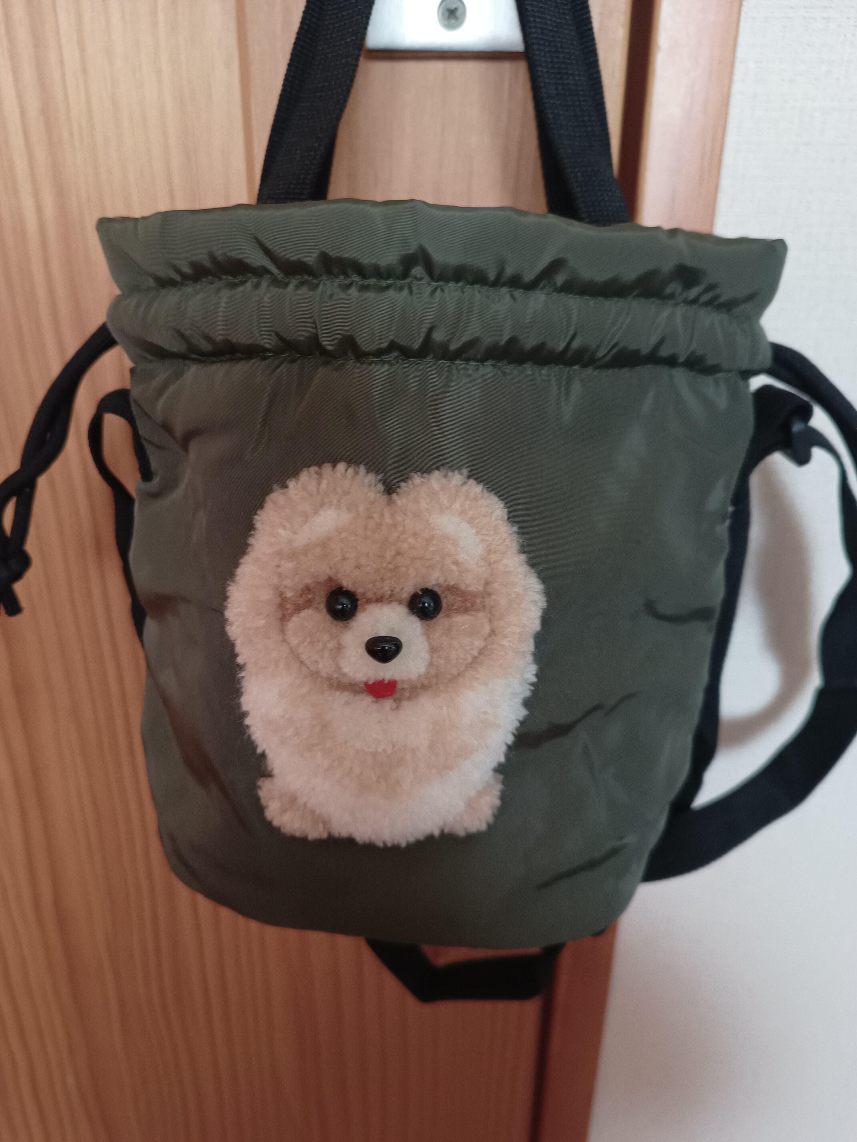 【専用お取り置き】 ＊handmade＊ショルダーにもなるフリル巾着ポメラニアン ポメラニアンパンチニードル巾着ショルダー | myuw handmade