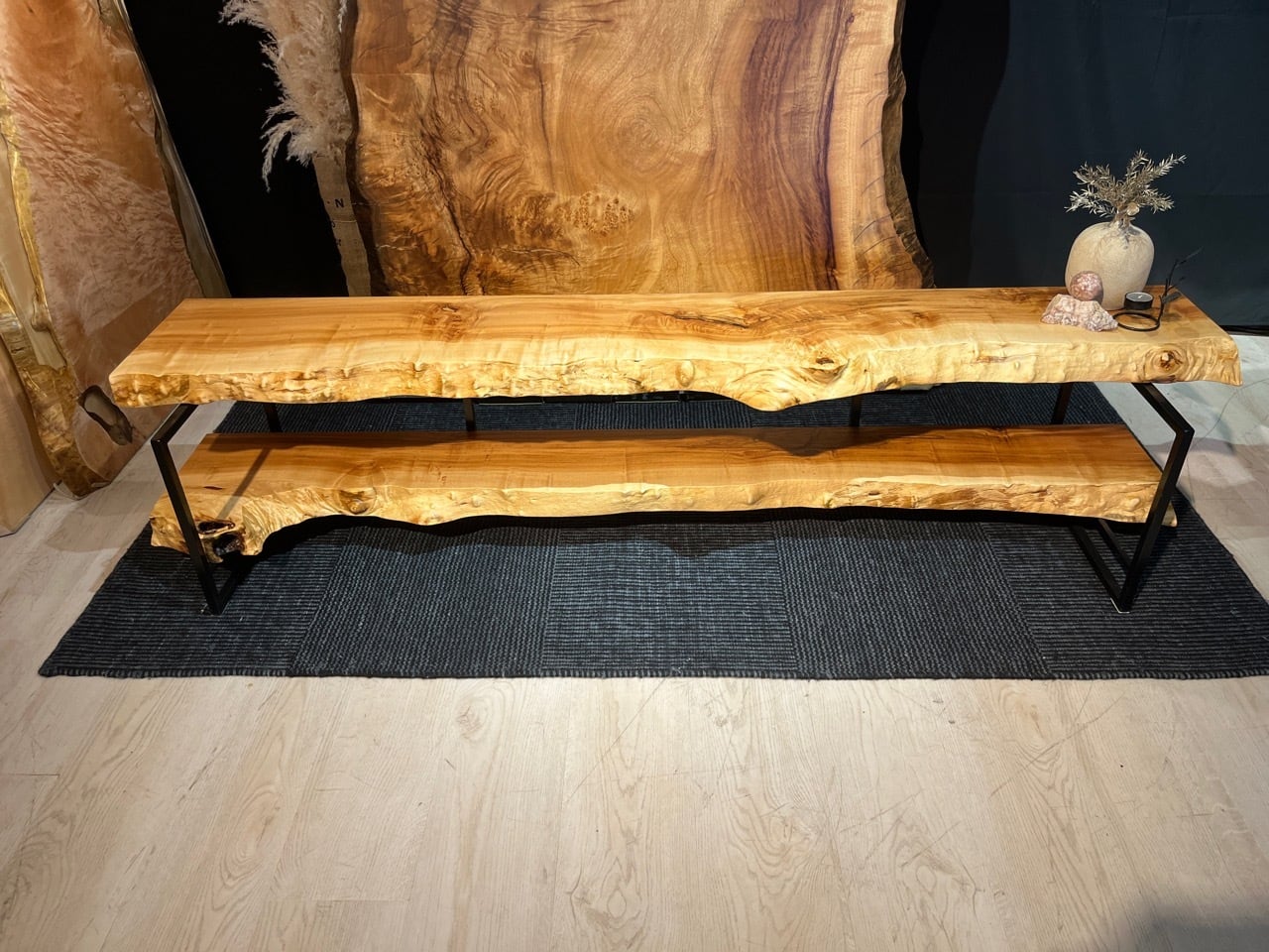 栃　トチ　一枚板　TVボード　ローテーブル　店舗什器　ディスプレイ　陳列棚　鉄脚 栃(トチ)_青山店_テレビボード1800/一枚板_2段セット脚付き